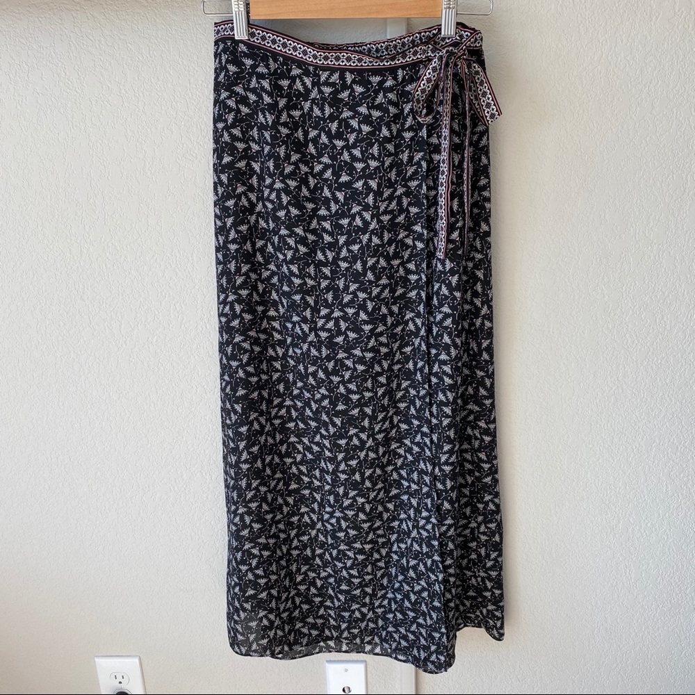 Max Studio Black and White Floral Wrap Skirt Tied
